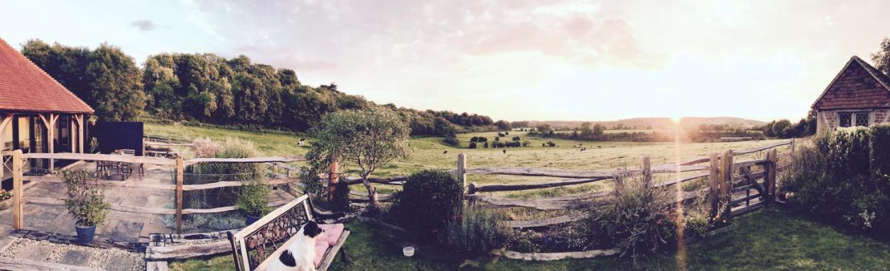 Bed and Breakfast The Cow Hide Arundel Esterno foto
