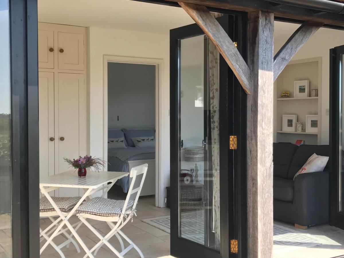 Bed and Breakfast The Cow Hide Arundel Esterno foto