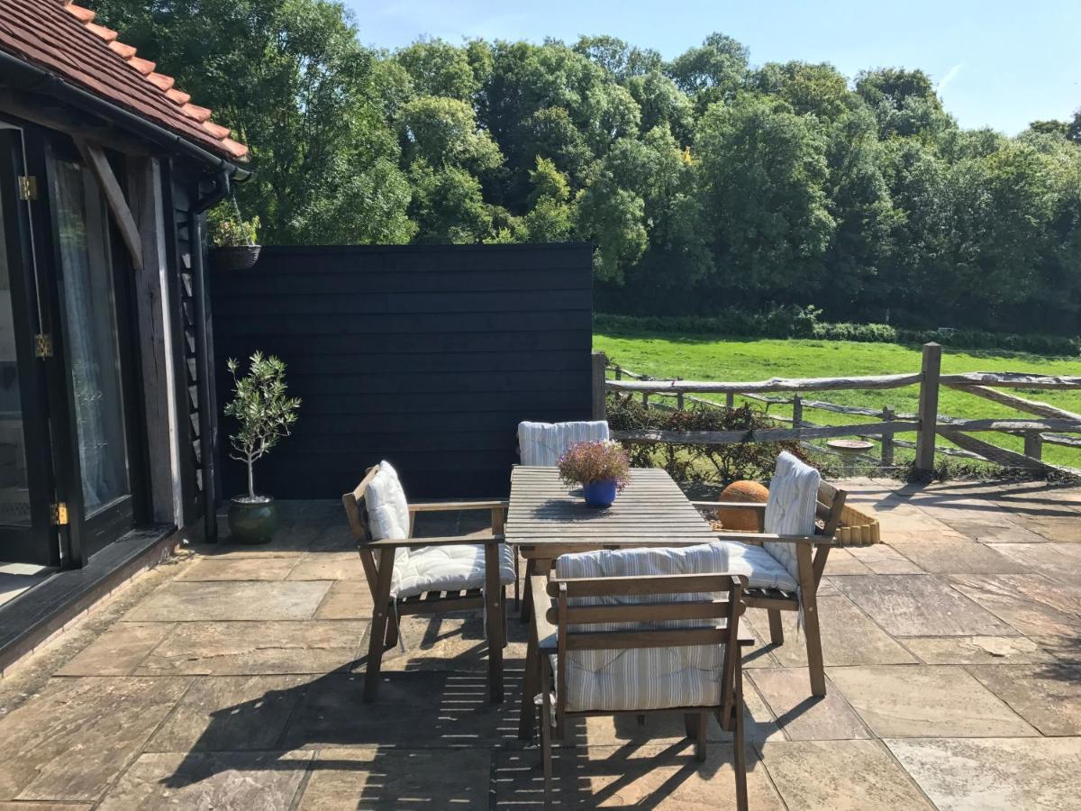 Bed and Breakfast The Cow Hide Arundel Esterno foto
